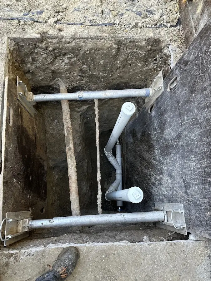 Experienced plumber completing Gas Line Repair work in Folcroft